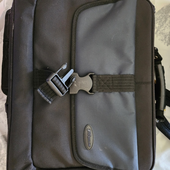 Targus Laptap Bag - Picture 1 of 8